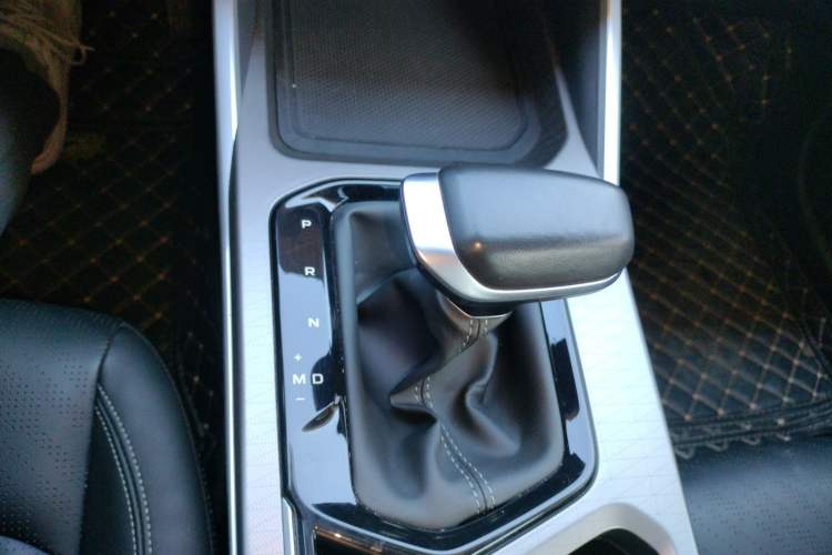 Used Geely Auto Emgrand 2023 4th Generation Champion Edition 1.5L CVT Luxury Model Gear Lever