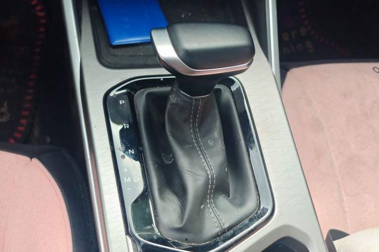 Used Geely Auto Emgrand 2023 4th Generation Champion Edition 1.5L CVT Luxury Model Gear Lever