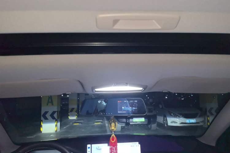 Used Geely Auto Emgrand 2023 4th Generation Champion Edition 1.5L CVT Flagship Model Headliner