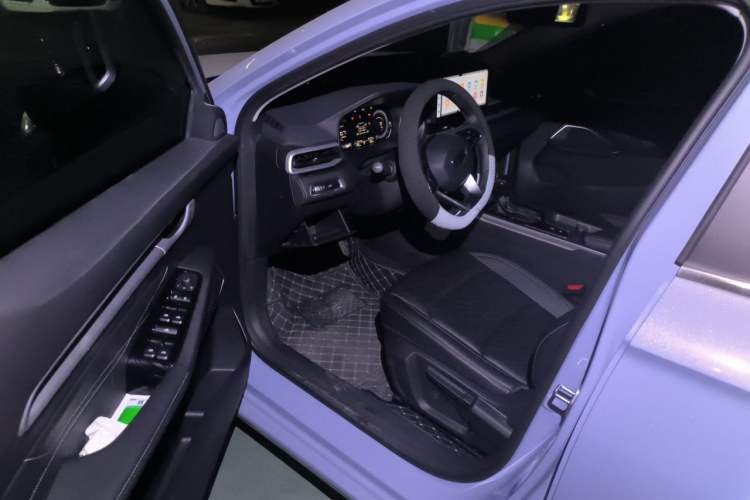 Used Geely Auto Emgrand 2023 4th Generation Champion Edition 1.5L CVT Prestige Model Interior 3