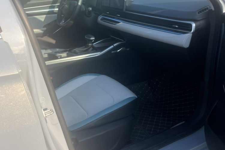 Used Geely Auto Emgrand 2023 4th Generation Champion Edition 1.5L CVT Flagship Model Interior 4