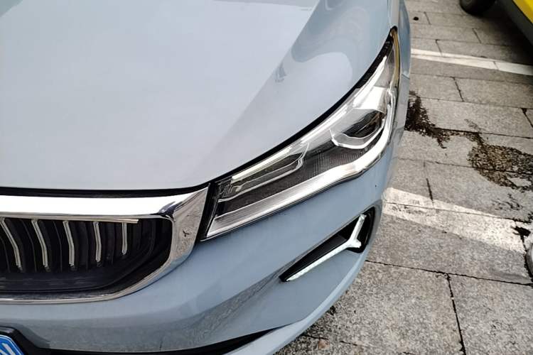 Used Geely Auto Emgrand 2023 4th Generation Champion Edition 1.5L CVT Prestige Model Left Front Headlight