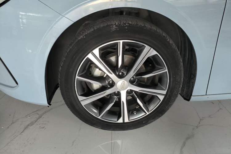 Used Geely Auto Emgrand 2023 4th Generation Champion Edition 1.5L CVT Flagship Model Left Front Wheel Hub
