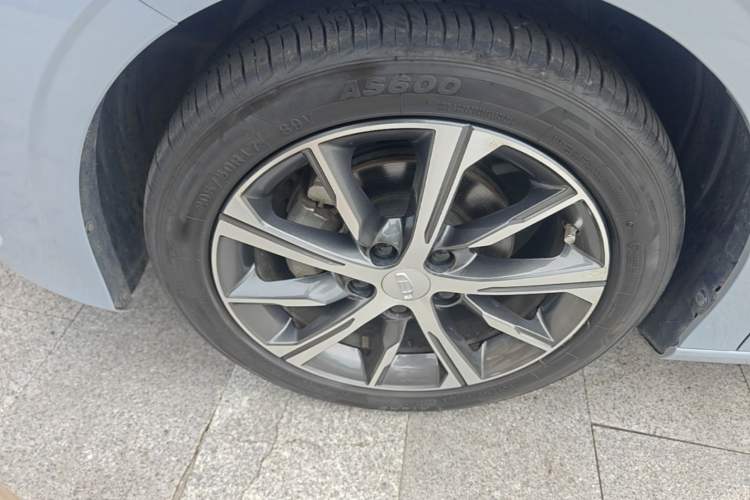 Used Geely Auto Emgrand 2023 4th Generation Champion Edition 1.5L CVT Prestige Model Left Front Wheel Hub