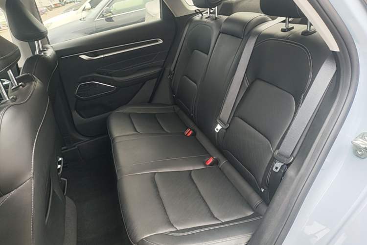 Used Geely Auto Emgrand 2023 4th Generation Champion Edition 1.5L CVT Luxury Model Left Rear Seat