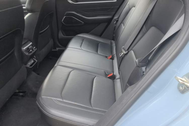 Used Geely Auto Emgrand 2023 4th Generation Champion Edition 1.5L CVT Prestige Model Left Rear Seat