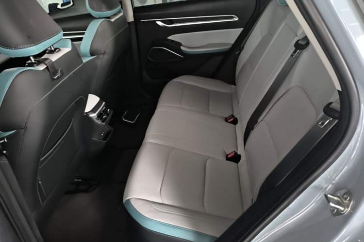 Used Geely Auto Emgrand 2023 4th Generation Champion Edition 1.5L CVT Flagship Model Left Rear Seat