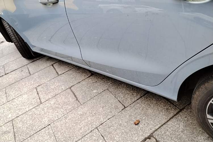 Used Geely Auto Emgrand 2023 4th Generation Champion Edition 1.5L CVT Prestige Model Left Side Sill