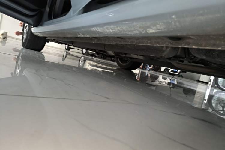 Used Geely Auto Emgrand 2023 4th Generation Champion Edition 1.5L CVT Flagship Model Left Side Sill