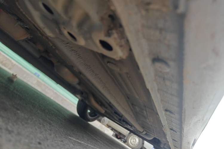 Used Geely Auto Emgrand 2023 4th Generation Champion Edition 1.5L CVT Prestige Model Left Side Sill