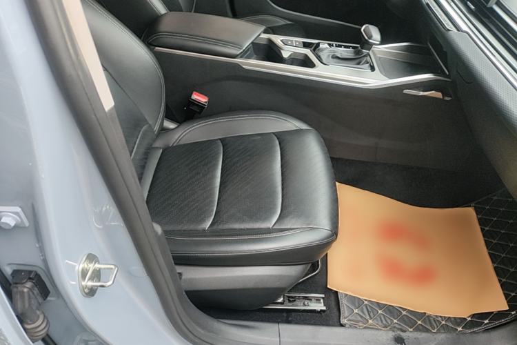 Used Geely Auto Emgrand 2023 4th Generation Champion Edition 1.5L CVT Prestige Model Right Front Seat
