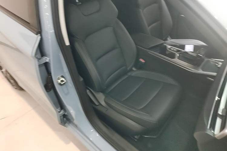 Used Geely Auto Emgrand 2023 4th Generation Champion Edition 1.5L CVT Luxury Model Right Front Seat