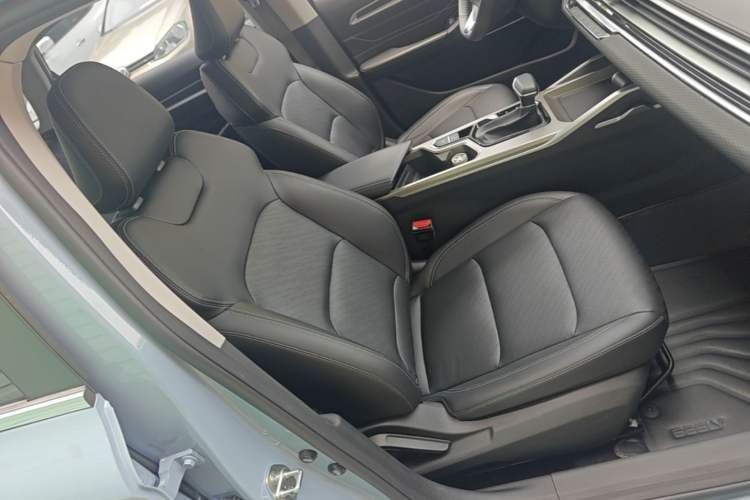 Used Geely Auto Emgrand 2023 4th Generation Champion Edition 1.5L CVT Prestige Model Right Front Seat