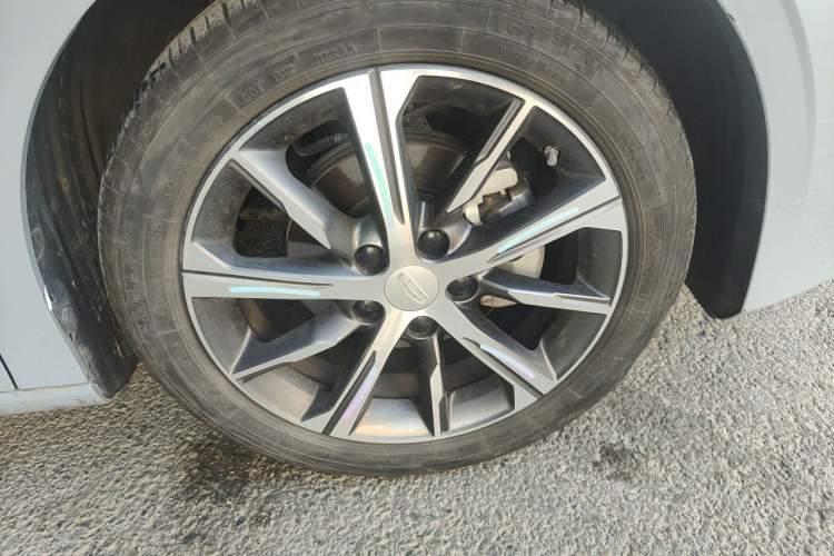 Used Geely Auto Emgrand 2023 4th Generation Champion Edition 1.5L CVT Prestige Model Right Front Wheel Hub