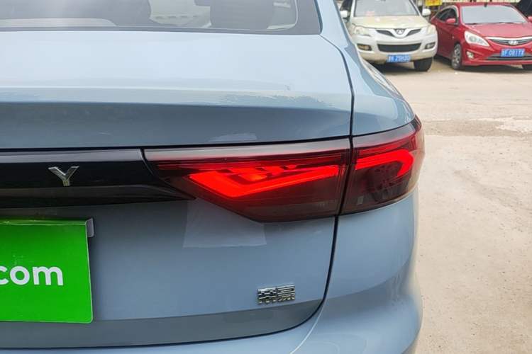Used Geely Auto Emgrand 2023 4th Generation Champion Edition 1.5L CVT Luxury Model Right Rear Taillight