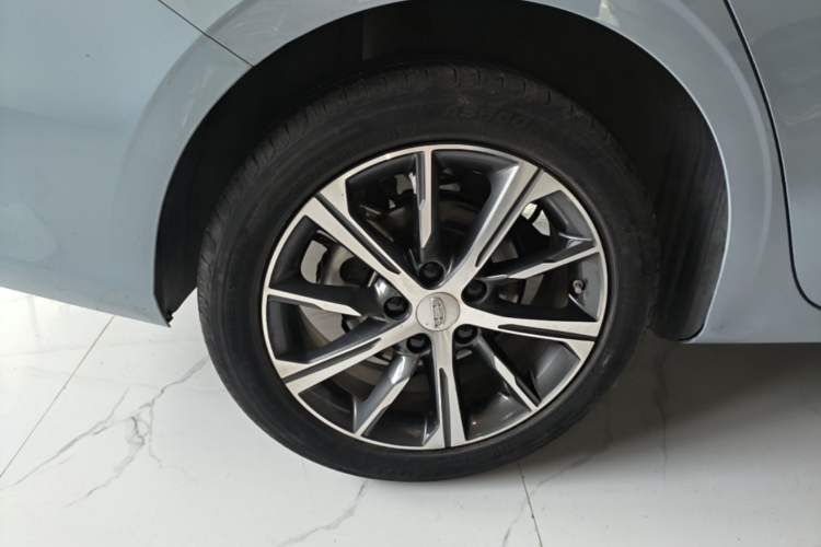 Used Geely Auto Emgrand 2023 4th Generation Champion Edition 1.5L CVT Flagship Model Right Rear Wheel Hub