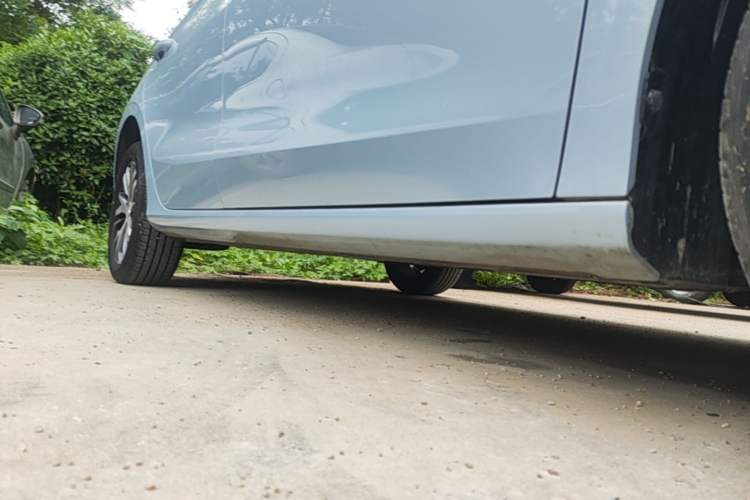 Used Geely Auto Emgrand 2023 4th Generation Champion Edition 1.5L CVT Luxury Model Right Side Sill