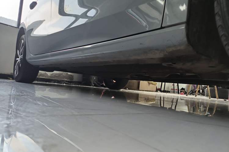 Used Geely Auto Emgrand 2023 4th Generation Champion Edition 1.5L CVT Flagship Model Right Side Sill