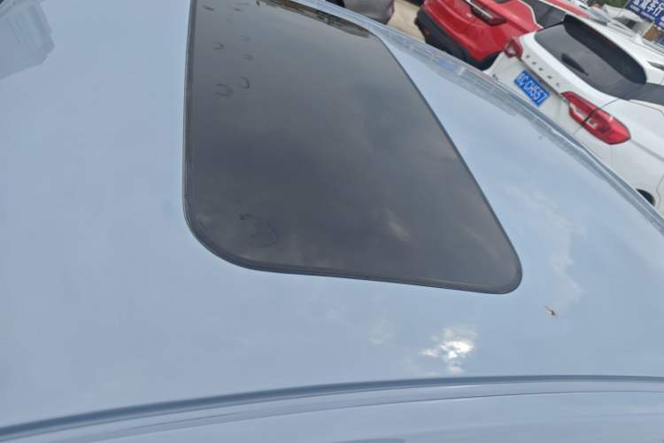 Used Geely Auto Emgrand 2023 4th Generation Champion Edition 1.5L CVT Prestige Model Roof