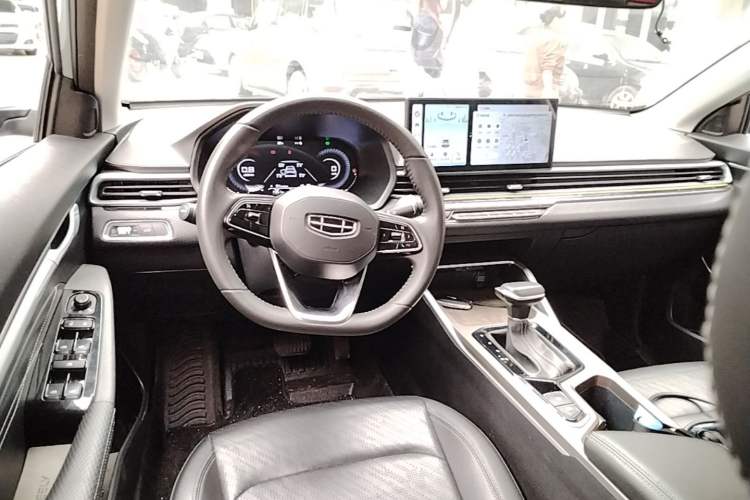 Used Geely Auto Emgrand 2023 4th Generation Champion Edition 1.5L CVT Prestige Model Steering Wheel