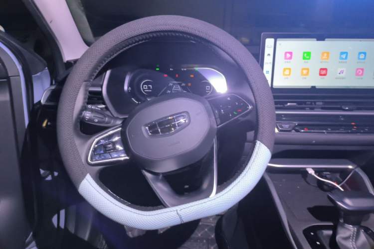 Used Geely Auto Emgrand 2023 4th Generation Champion Edition 1.5L CVT Prestige Model Steering Wheel