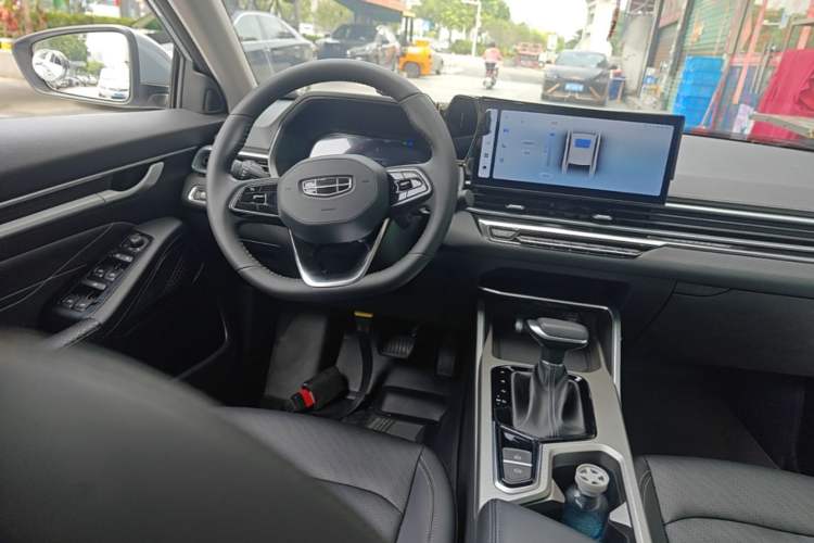 Used Geely Auto Emgrand 2023 4th Generation Champion Edition 1.5L CVT Prestige Model Steering Wheel