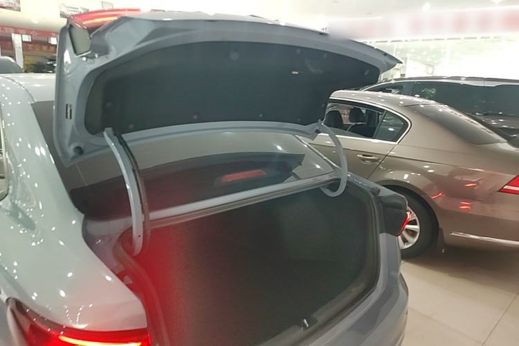 Used Geely Auto Emgrand 2023 4th Generation Champion Edition 1.5L CVT Luxury Model Trunk