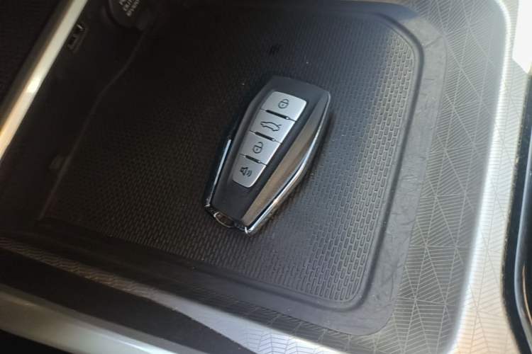 Used Geely Auto Emgrand 2023 4th Generation Champion Edition 1.5L CVT Luxury Model Vehicle Key