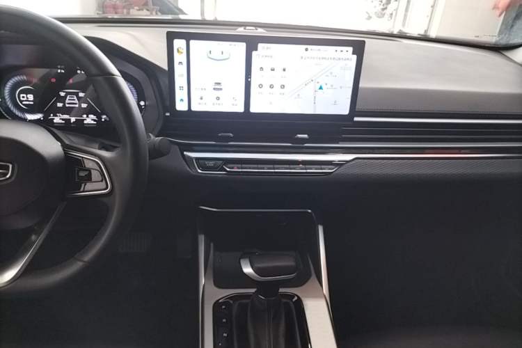 Used Geely Auto Emgrand 2023 4th Generation Champion Edition 1.5L CVT Prestige Model Audio And AC Panel