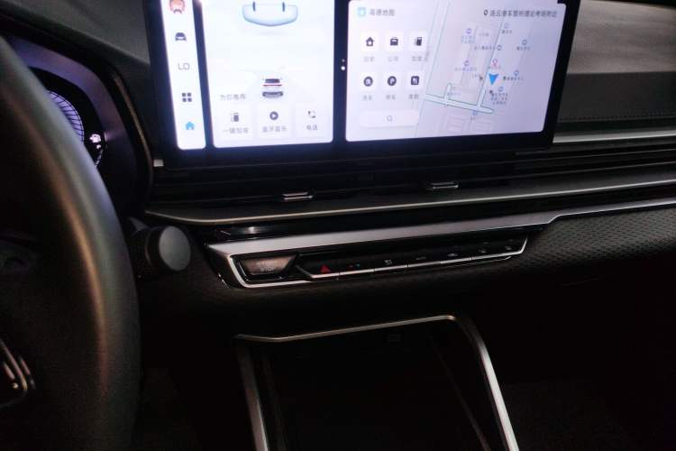 Used Geely Auto Emgrand 2023 4th Generation Champion Edition 1.5L CVT Prestige Model Audio And AC Panel