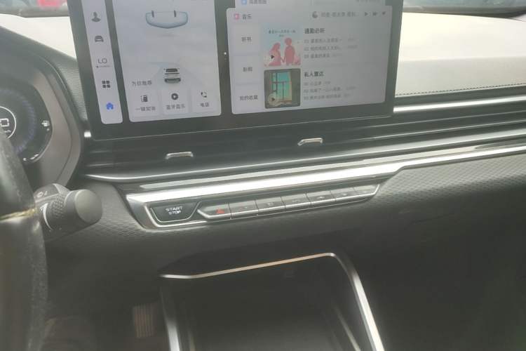 Used Geely Auto Emgrand 2023 4th Generation Champion Edition 1.5L CVT Prestige Model Audio And AC Panel