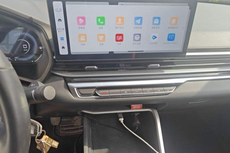 Used Geely Auto Emgrand 2023 4th Generation Champion Edition 1.5L Manual Luxury Model Audio And AC Panel