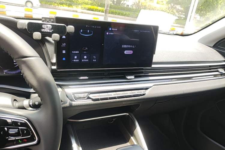 Used Geely Auto Emgrand 2023 4th Generation Champion Edition 1.5L CVT Luxury Model Audio And AC Panel