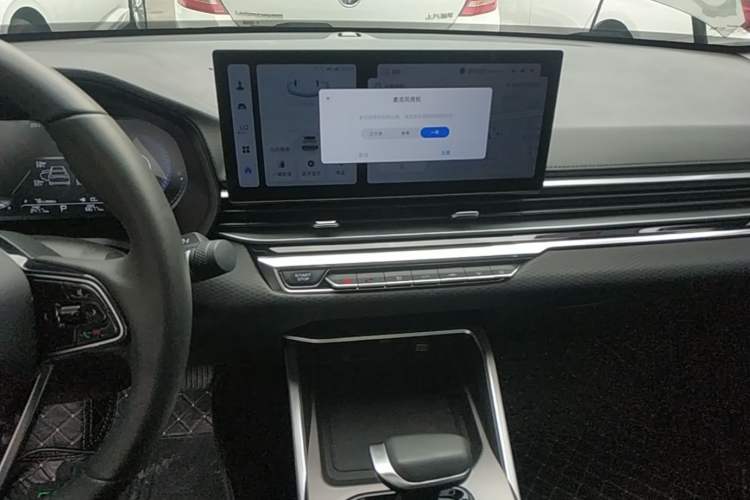 Used Geely Auto Emgrand 2023 4th Generation Champion Edition 1.5L CVT Prestige Model Audio And AC Panel