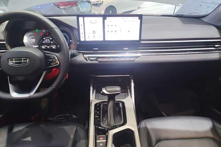 Used Geely Auto Emgrand 2023 4th Generation Champion Edition 1.5L CVT Prestige Model Audio And AC Panel