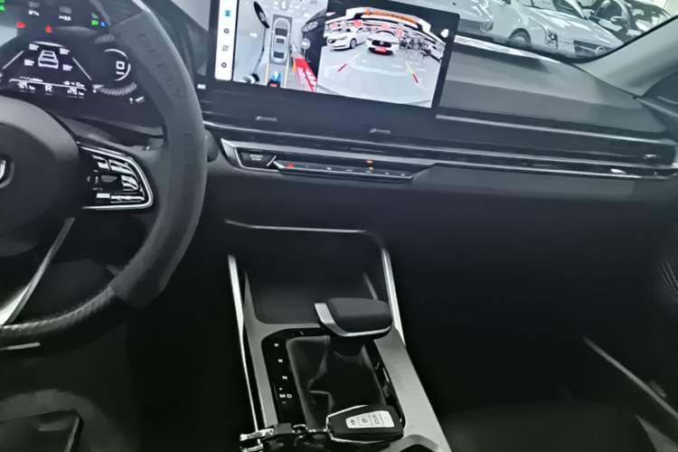 Used Geely Auto Emgrand 2023 4th Generation Champion Edition 1.5L CVT Prestige Model Audio And AC Panel
