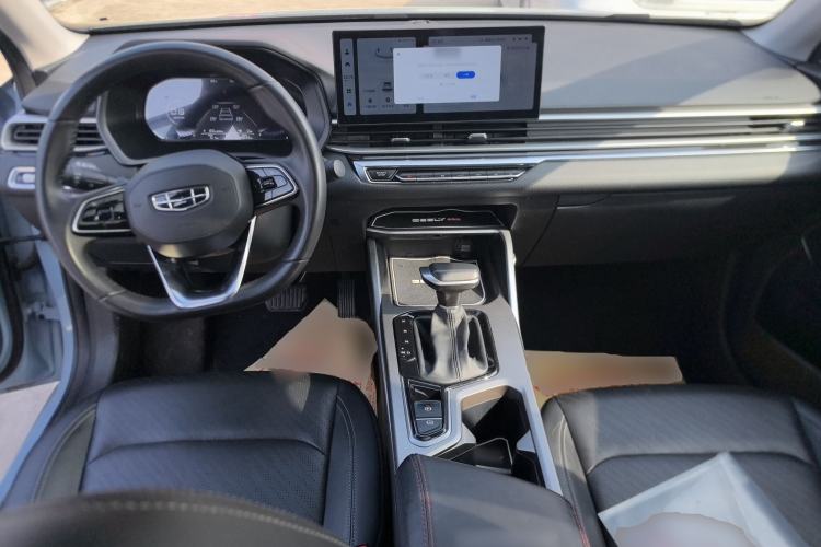 Used Geely Auto Emgrand 2023 4th Generation Champion Edition 1.5L CVT Prestige Model Center Console