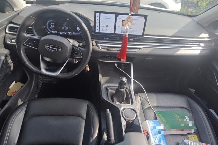 Used Geely Auto Emgrand 2023 4th Generation Champion Edition 1.5L Manual Luxury Model Center Console