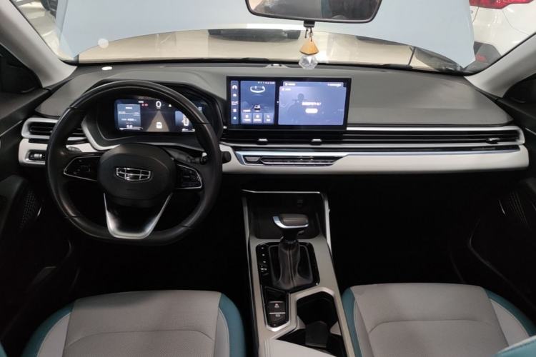 Used Geely Auto Emgrand 2023 4th Generation Champion Edition 1.5L CVT Flagship Model Center Console