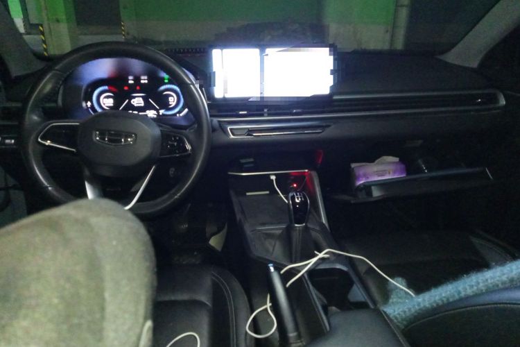 Used Geely Auto Emgrand 2023 4th Generation Champion Edition 1.5L Manual Luxury Model Center Console