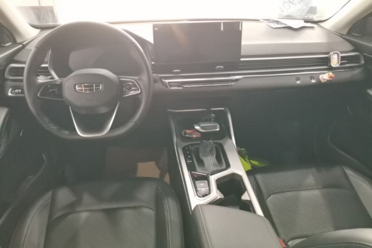 Used Geely Auto Emgrand 2023 4th Generation Champion Edition 1.5L CVT Prestige Model Center Console