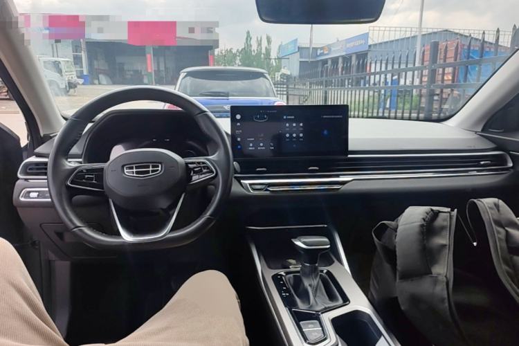Used Geely Auto Emgrand 2023 4th Generation Champion Edition 1.5L CVT Luxury Model Center Console