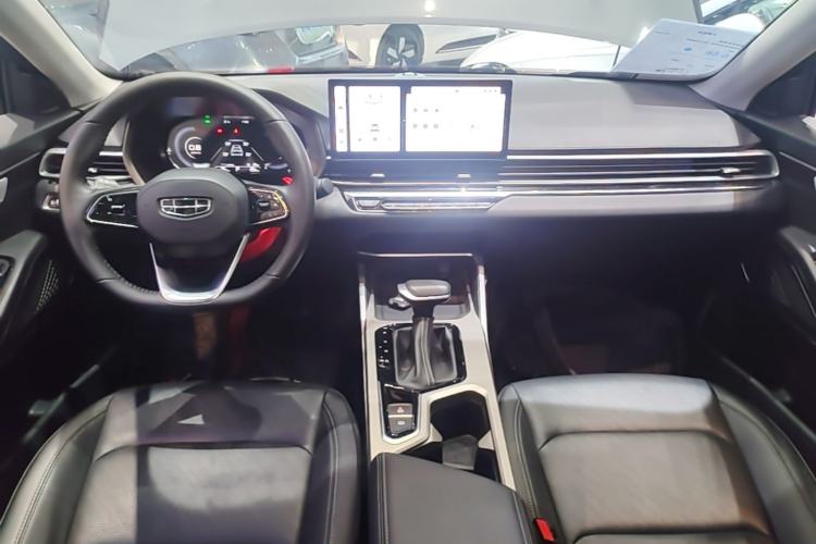 Used Geely Auto Emgrand 2023 4th Generation Champion Edition 1.5L CVT Prestige Model Center Console