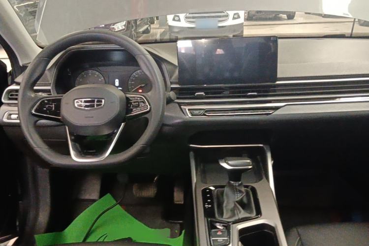 Used Geely Auto Emgrand 2023 4th Generation Champion Edition 1.5L CVT Luxury Model Center Console