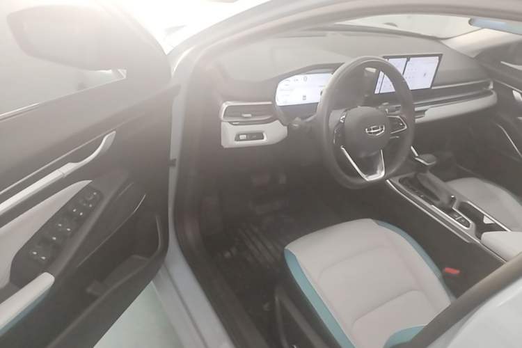 Used Geely Auto Emgrand 2023 4th Generation Champion Edition 1.5L CVT Flagship Model Driver Seat