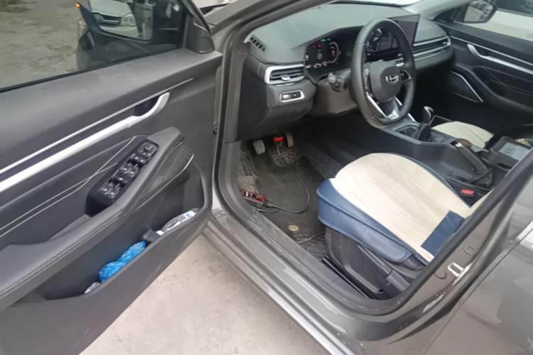 Used Geely Auto Emgrand 2023 4th Generation Champion Edition 1.5L Manual Luxury Model Driver Seat