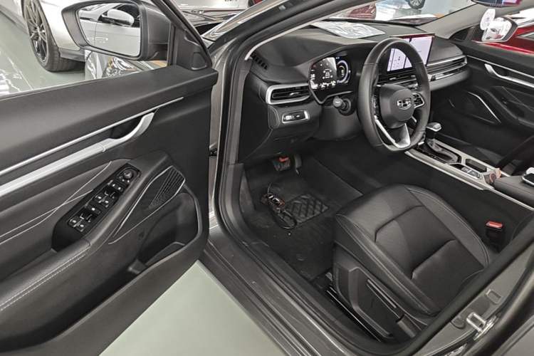 Used Geely Auto Emgrand 2023 4th Generation Champion Edition 1.5L CVT Prestige Model Driver Seat