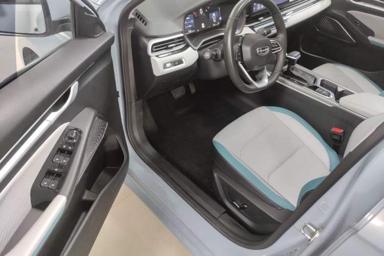 Used Geely Auto Emgrand 2023 4th Generation Champion Edition 1.5L CVT Flagship Model Driver Seat