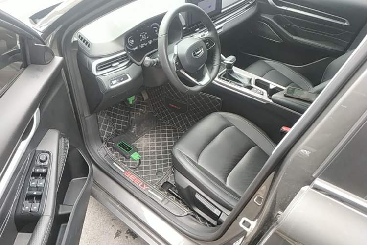 Used Geely Auto Emgrand 2023 4th Generation Champion Edition 1.5L CVT Prestige Model Driver Seat