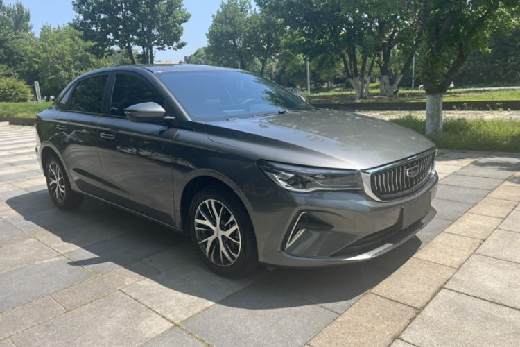 Used Geely Auto Emgrand 2023 4th Generation Champion Edition 1.5L Manual Luxury Model Exterior 2